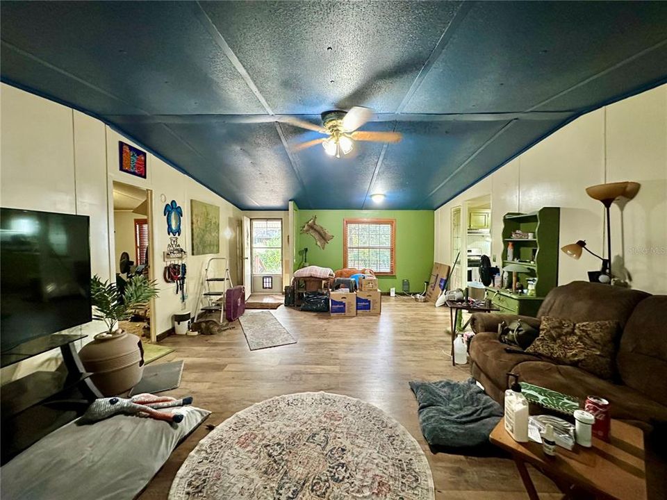 待售: $135,000 (3 贝兹, 2 浴室, 1620 平方英尺)