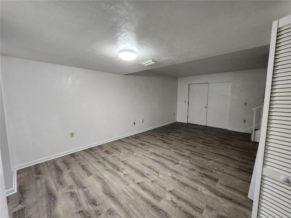 В аренду: $900 (2 спален, 1 ванн, 992 Квадратных фут)