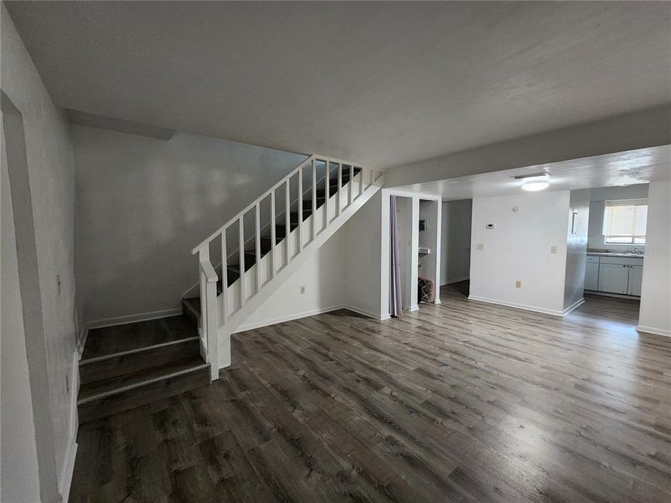 В аренду: $900 (2 спален, 1 ванн, 992 Квадратных фут)