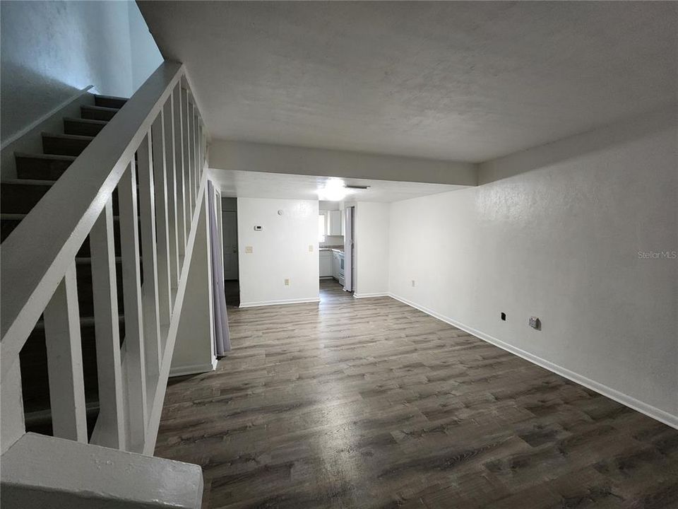 В аренду: $900 (2 спален, 1 ванн, 992 Квадратных фут)