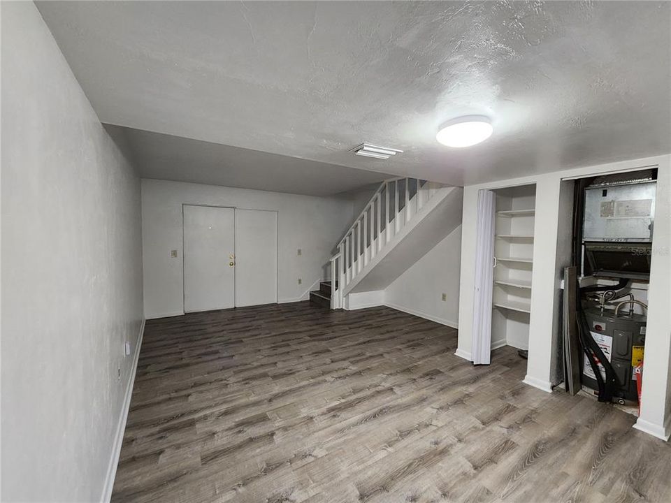 В аренду: $900 (2 спален, 1 ванн, 992 Квадратных фут)