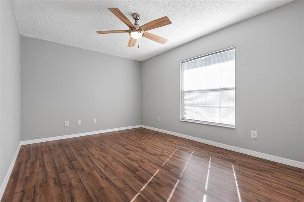 Active With Contract: $335,000 (4 beds, 2 baths, 1798 Square Feet)