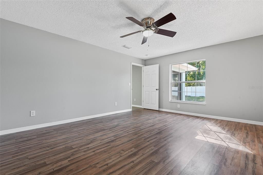 Active With Contract: $335,000 (4 beds, 2 baths, 1798 Square Feet)