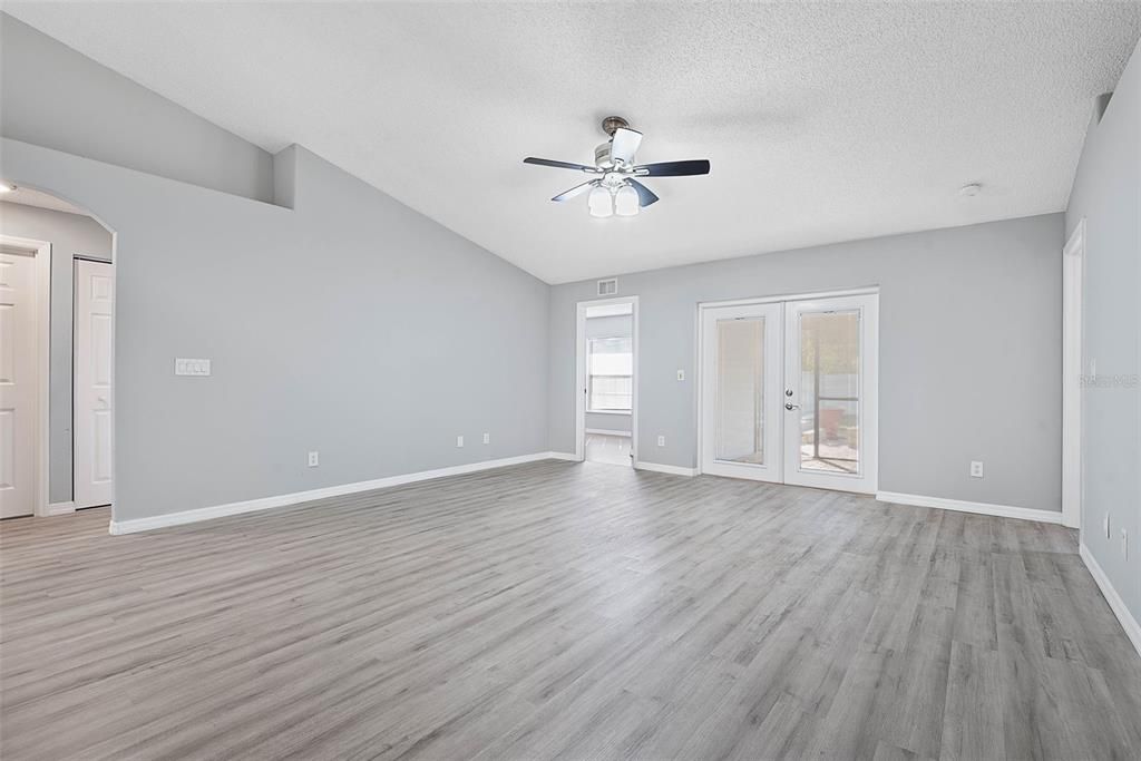 Active With Contract: $335,000 (4 beds, 2 baths, 1798 Square Feet)