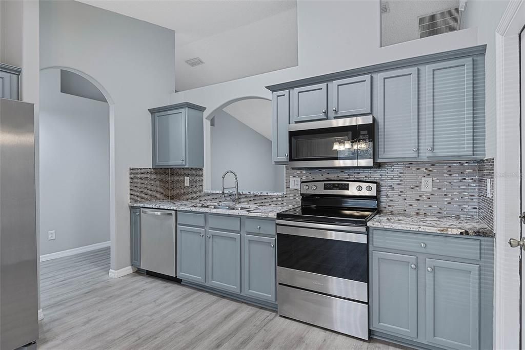 Active With Contract: $335,000 (4 beds, 2 baths, 1798 Square Feet)