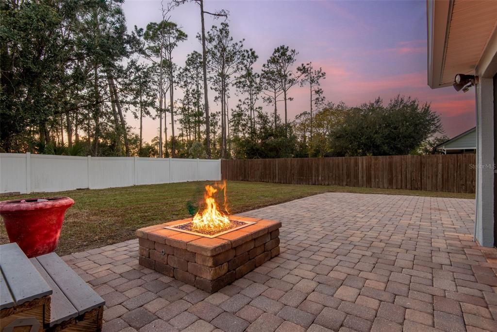 Active With Contract: $335,000 (4 beds, 2 baths, 1798 Square Feet)