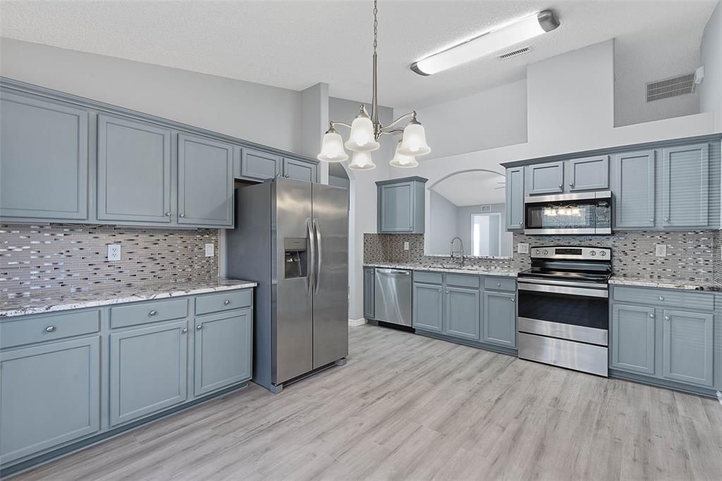 Active With Contract: $335,000 (4 beds, 2 baths, 1798 Square Feet)