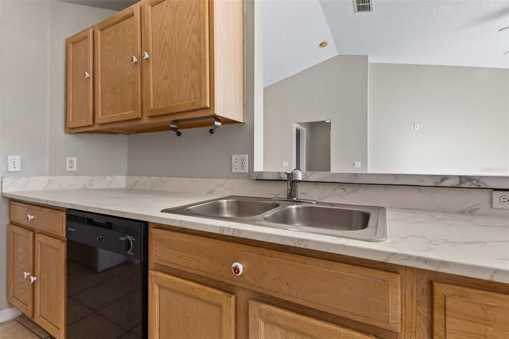 For Sale: $225,000 (3 beds, 2 baths, 1446 Square Feet)