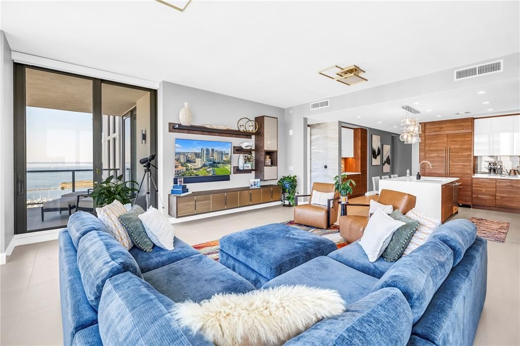 For Sale: $1,895,000 (2 beds, 3 baths, 2036 Square Feet)