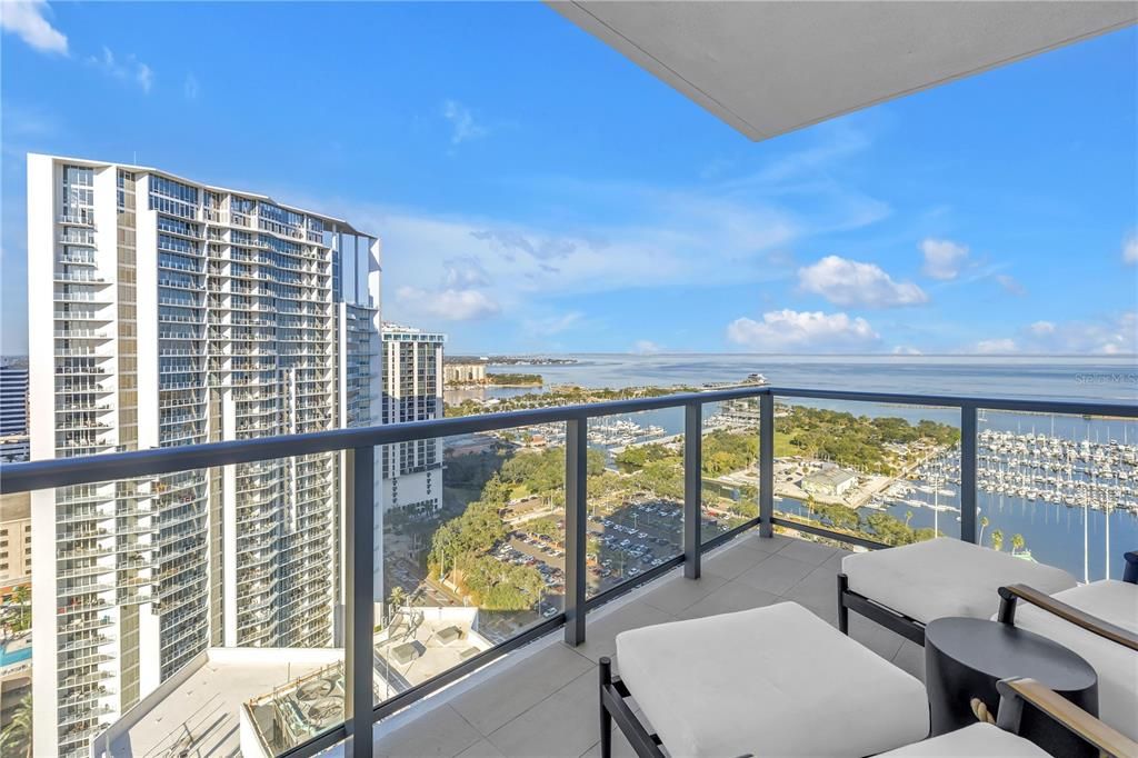 For Sale: $1,895,000 (2 beds, 3 baths, 2036 Square Feet)