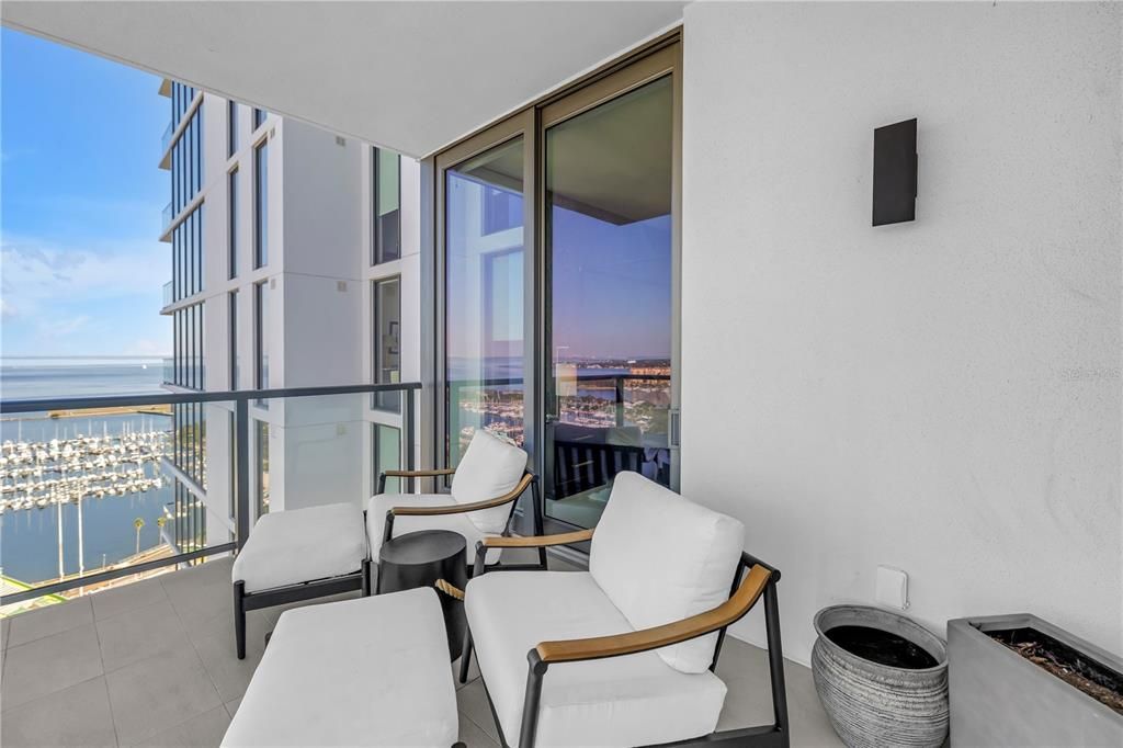 For Sale: $1,895,000 (2 beds, 3 baths, 2036 Square Feet)