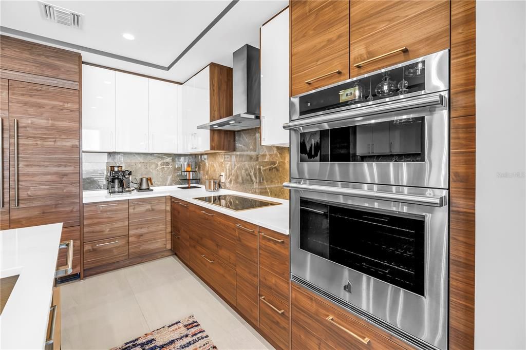 For Sale: $1,895,000 (2 beds, 3 baths, 2036 Square Feet)