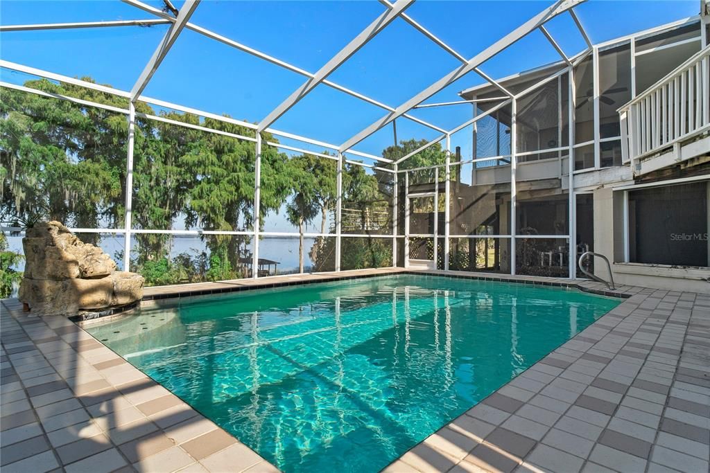 For Sale: $550,000 (4 beds, 3 baths, 2543 Square Feet)