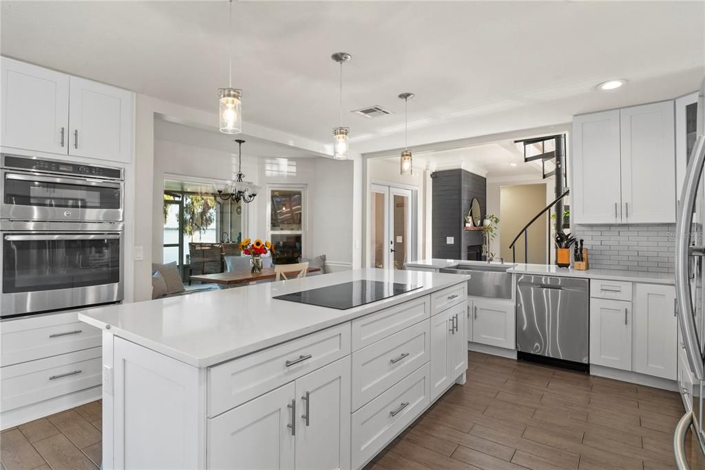 For Sale: $550,000 (4 beds, 3 baths, 2543 Square Feet)