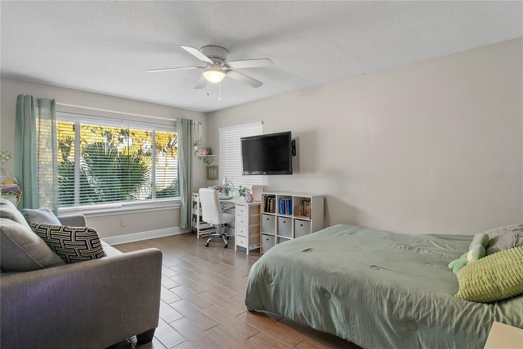 For Sale: $550,000 (4 beds, 3 baths, 2543 Square Feet)