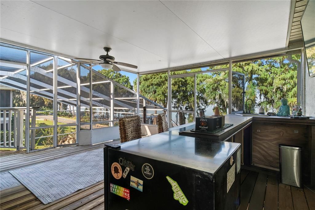 For Sale: $550,000 (4 beds, 3 baths, 2543 Square Feet)