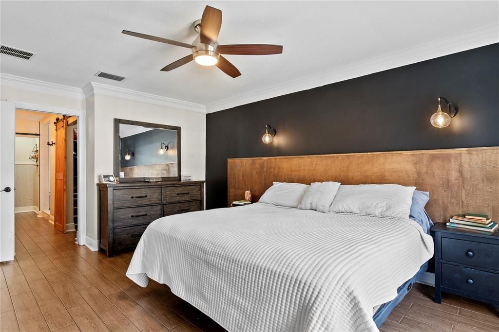 For Sale: $550,000 (4 beds, 3 baths, 2543 Square Feet)