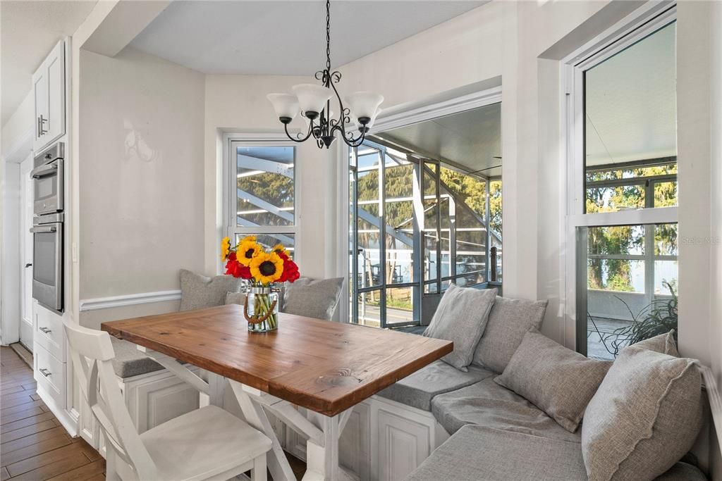 For Sale: $550,000 (4 beds, 3 baths, 2543 Square Feet)