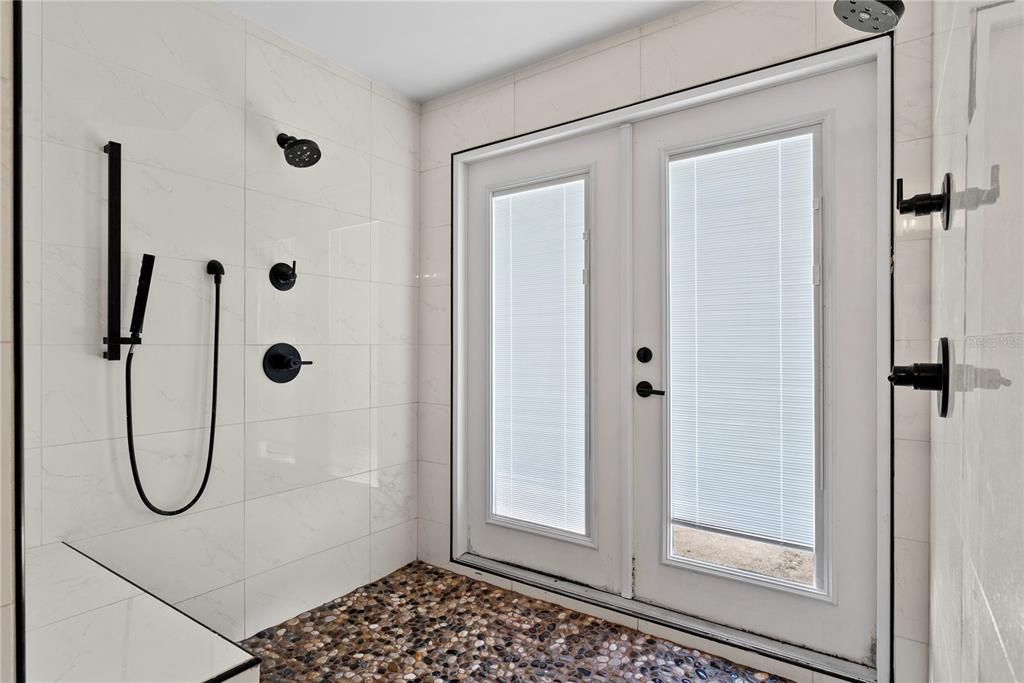 For Sale: $550,000 (4 beds, 3 baths, 2543 Square Feet)