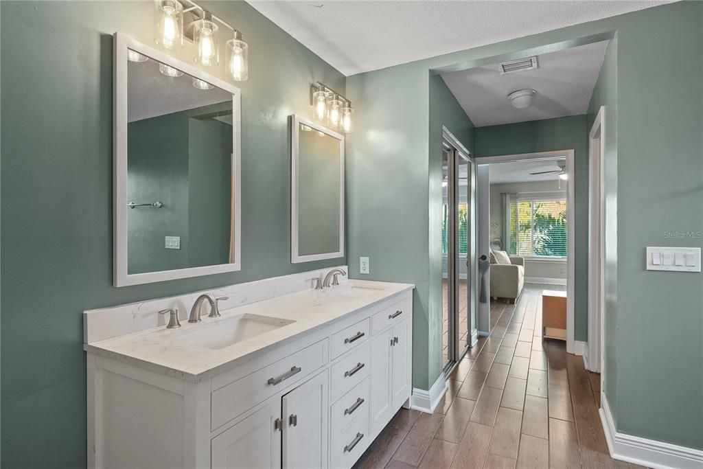 For Sale: $550,000 (4 beds, 3 baths, 2543 Square Feet)