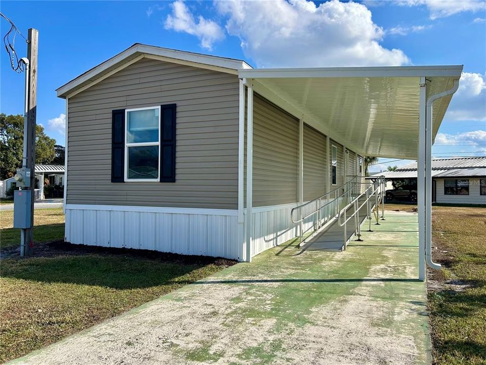 待售: $119,000 (2 贝兹, 2 浴室, 896 平方英尺)