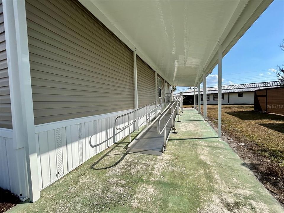 待售: $119,000 (2 贝兹, 2 浴室, 896 平方英尺)