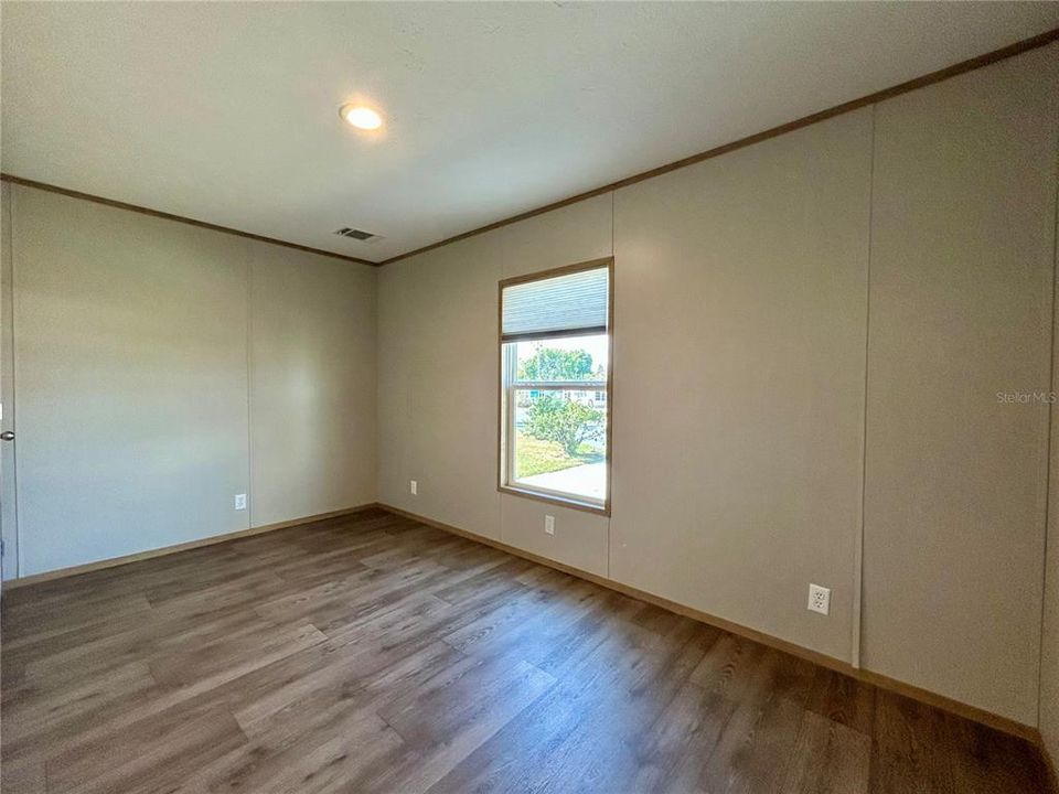 待售: $119,000 (2 贝兹, 2 浴室, 896 平方英尺)