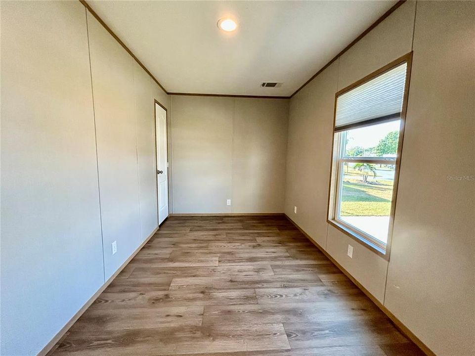 待售: $119,000 (2 贝兹, 2 浴室, 896 平方英尺)