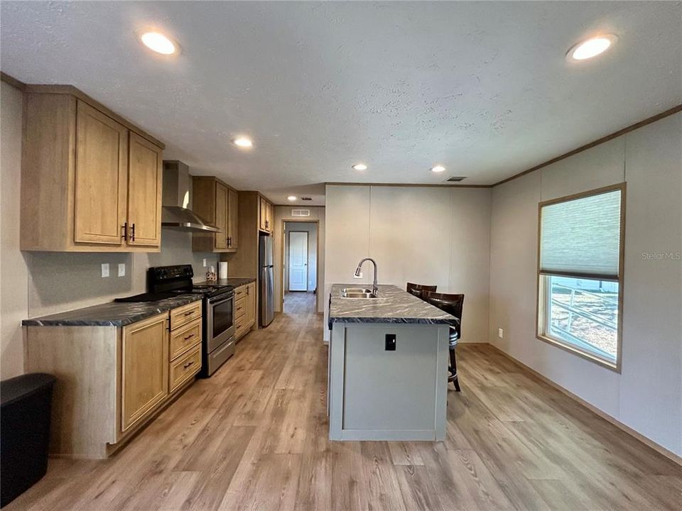 待售: $119,000 (2 贝兹, 2 浴室, 896 平方英尺)