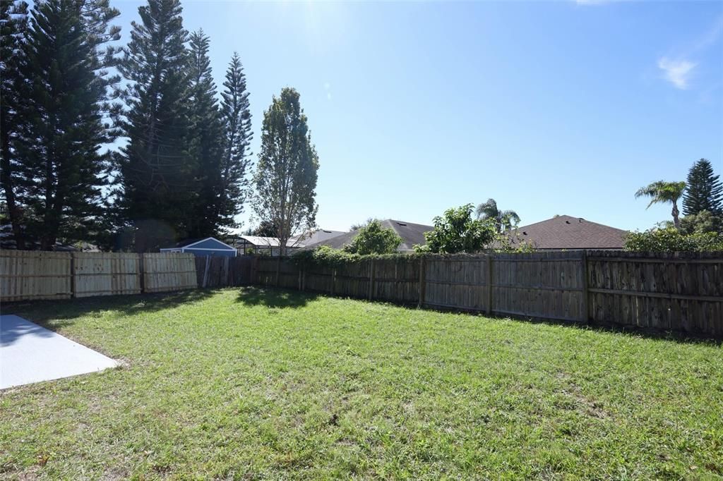 合同活跃: $415,000 (4 贝兹, 2 浴室, 1929 平方英尺)