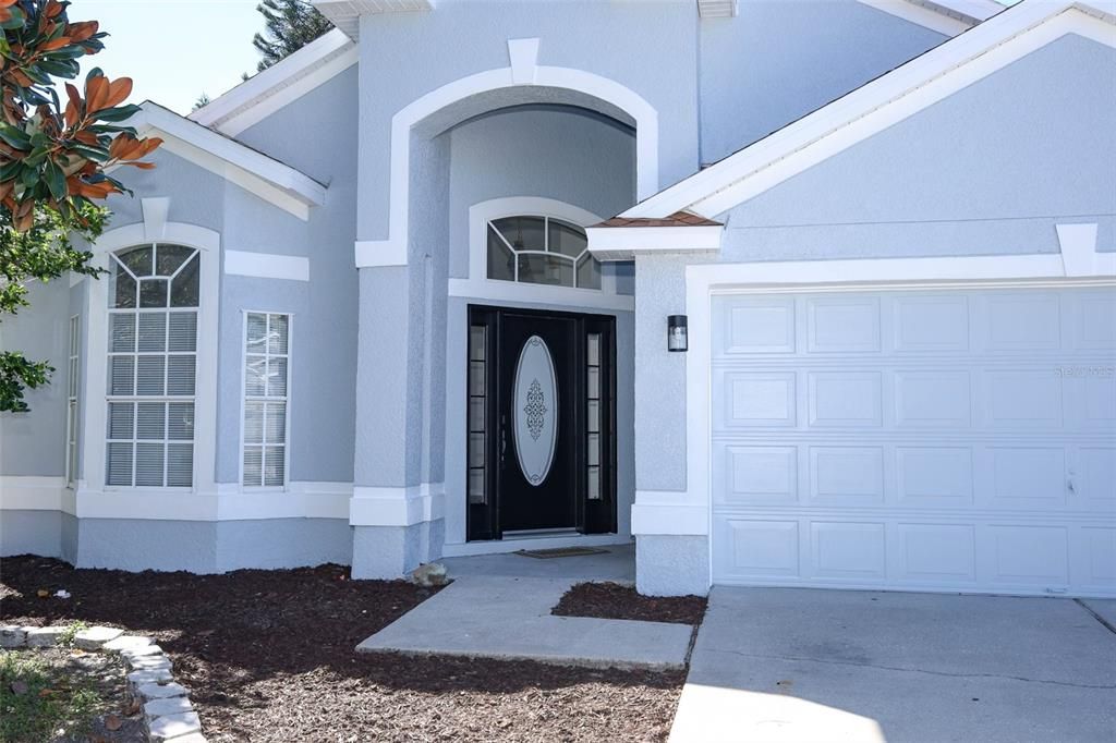 合同活跃: $415,000 (4 贝兹, 2 浴室, 1929 平方英尺)