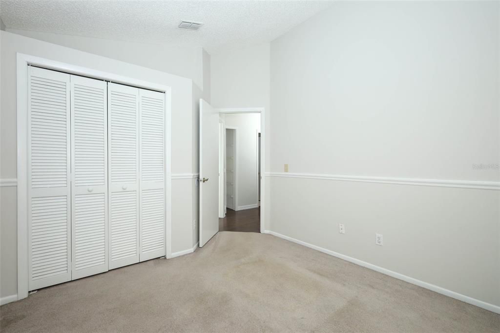 合同活跃: $415,000 (4 贝兹, 2 浴室, 1929 平方英尺)