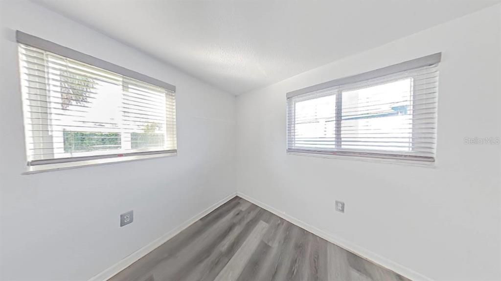 待售: $190,000 (2 贝兹, 2 浴室, 1136 平方英尺)