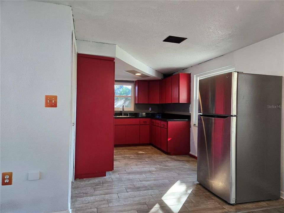 待售: $190,000 (2 贝兹, 2 浴室, 1136 平方英尺)