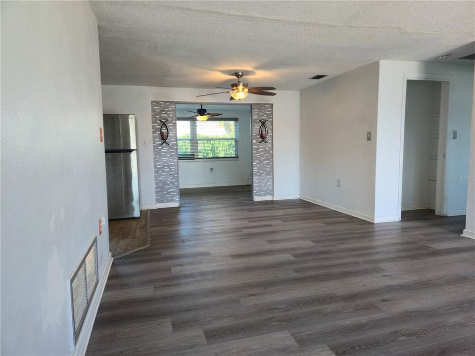 待售: $190,000 (2 贝兹, 2 浴室, 1136 平方英尺)