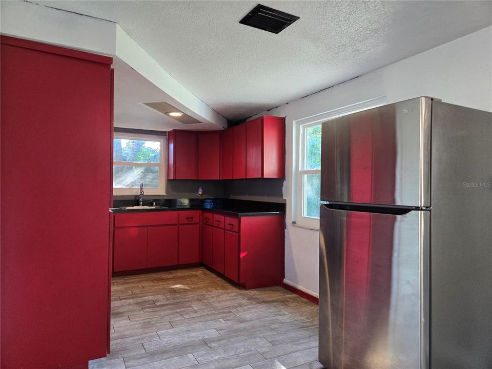 待售: $190,000 (2 贝兹, 2 浴室, 1136 平方英尺)