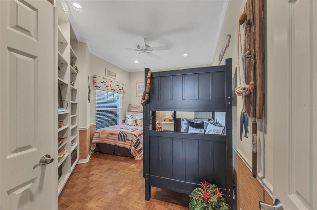 For Sale: $359,000 (2 beds, 2 baths, 1886 Square Feet)