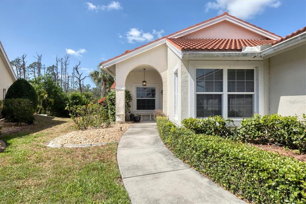 For Sale: $359,000 (2 beds, 2 baths, 1886 Square Feet)