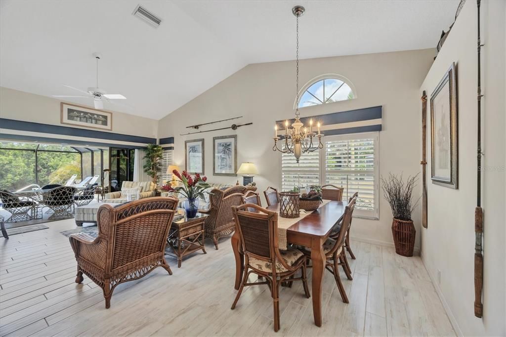 For Sale: $359,000 (2 beds, 2 baths, 1886 Square Feet)