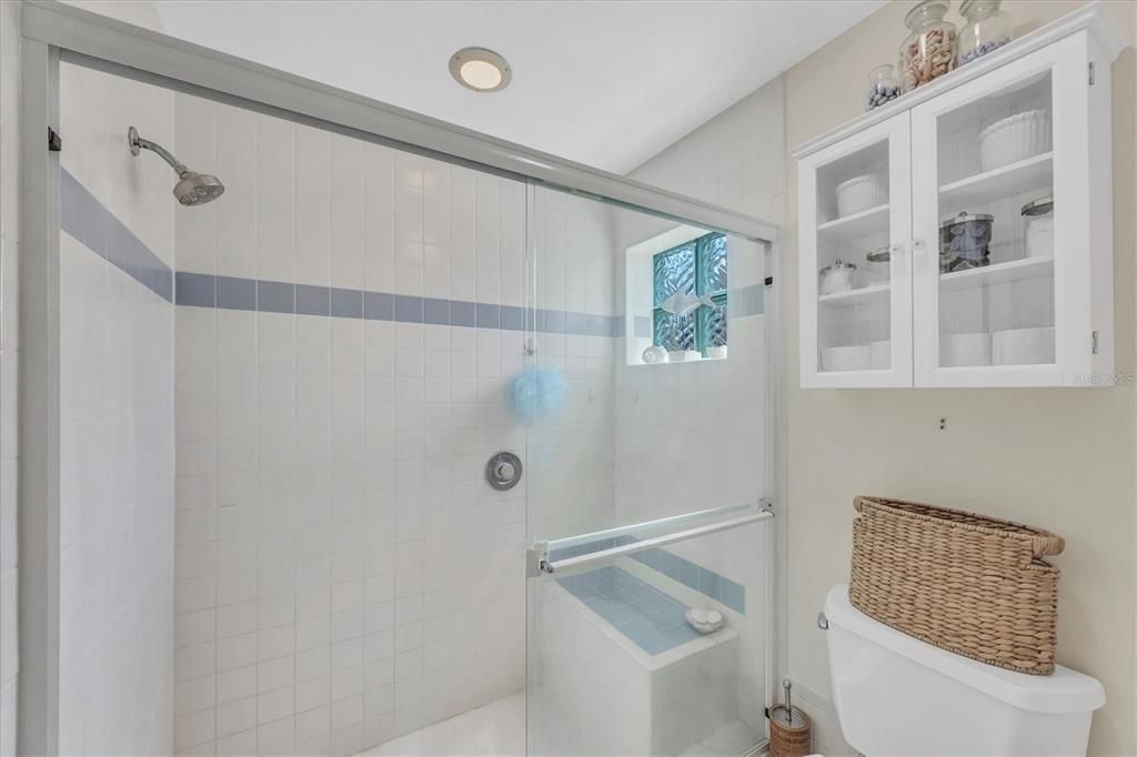 For Sale: $359,000 (2 beds, 2 baths, 1886 Square Feet)