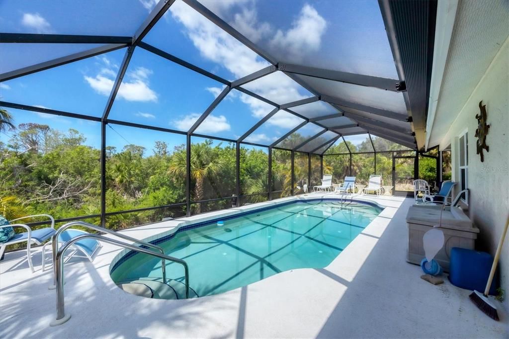 For Sale: $359,000 (2 beds, 2 baths, 1886 Square Feet)