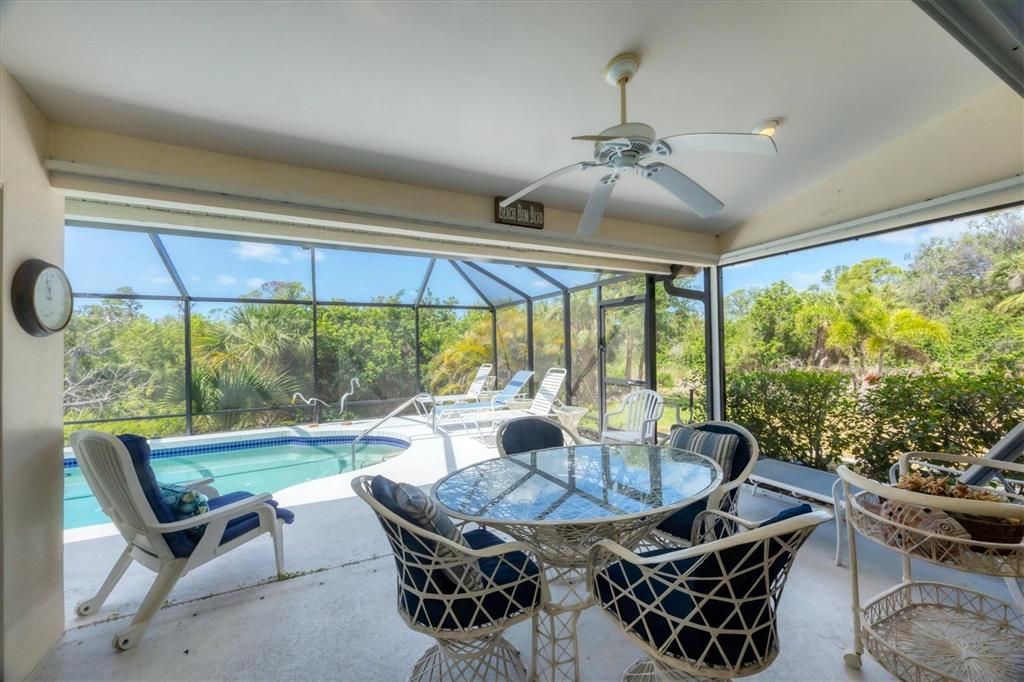 For Sale: $359,000 (2 beds, 2 baths, 1886 Square Feet)