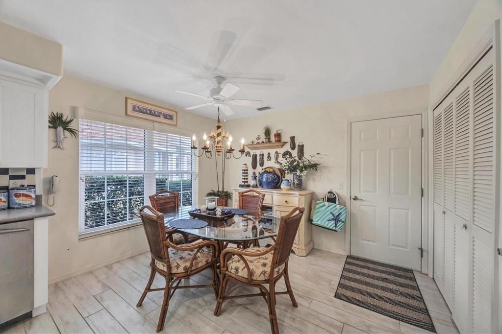 For Sale: $359,000 (2 beds, 2 baths, 1886 Square Feet)