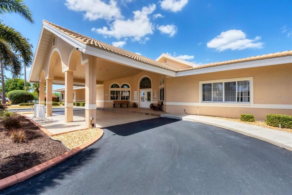 For Sale: $359,000 (2 beds, 2 baths, 1886 Square Feet)