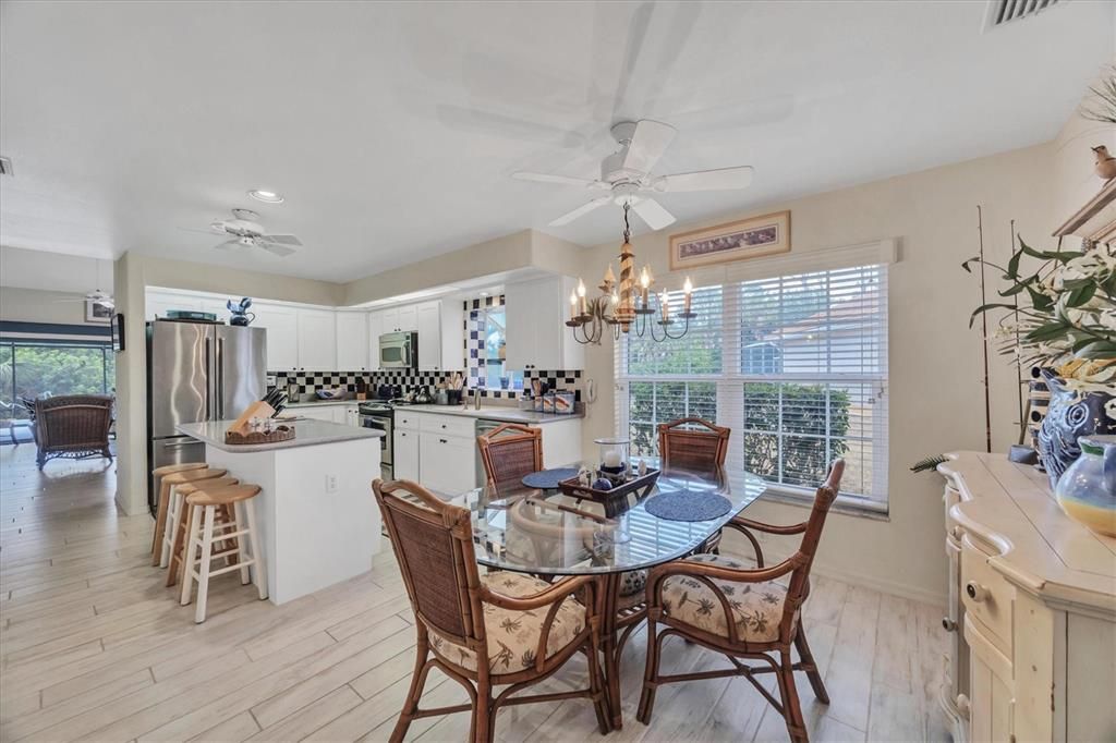 For Sale: $359,000 (2 beds, 2 baths, 1886 Square Feet)