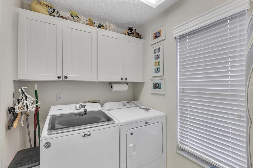 For Sale: $359,000 (2 beds, 2 baths, 1886 Square Feet)