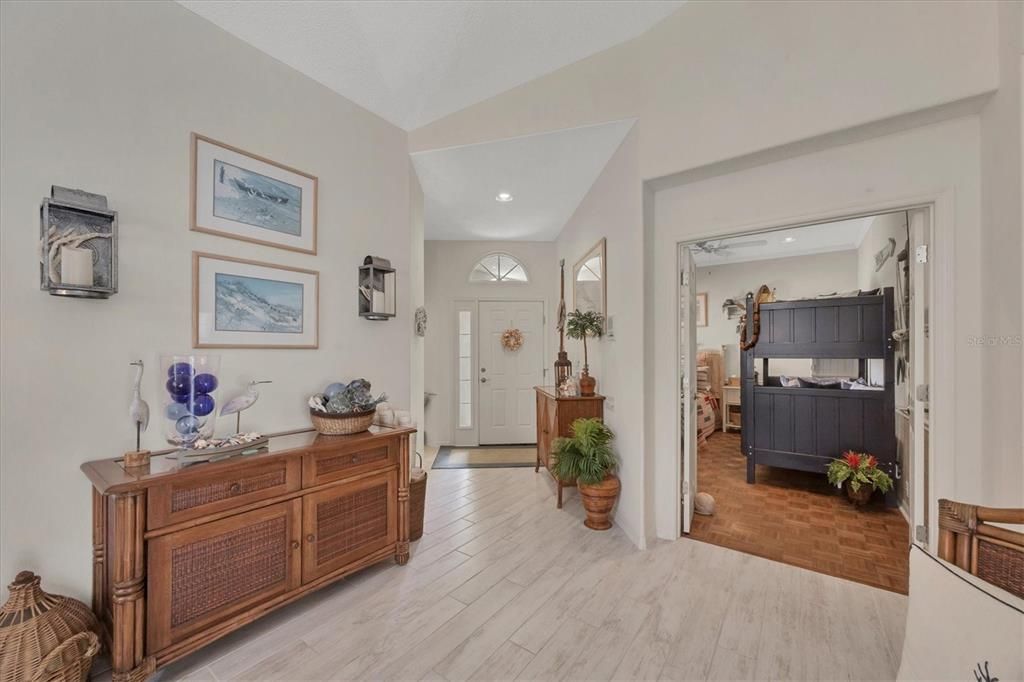 For Sale: $359,000 (2 beds, 2 baths, 1886 Square Feet)