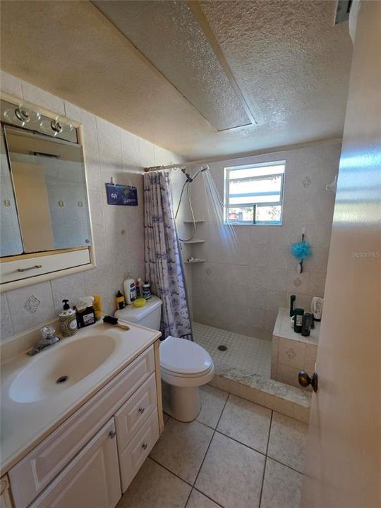 For Sale: $115,000 (2 beds, 1 baths, 792 Square Feet)