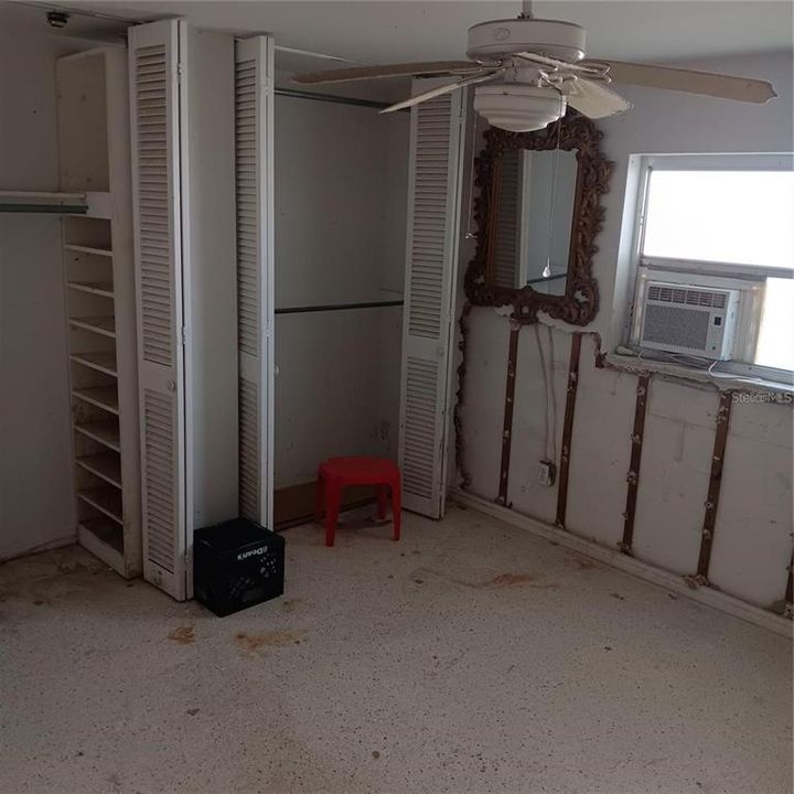 待售: $1,295,000 (4 贝兹, 2 浴室, 1582 平方英尺)