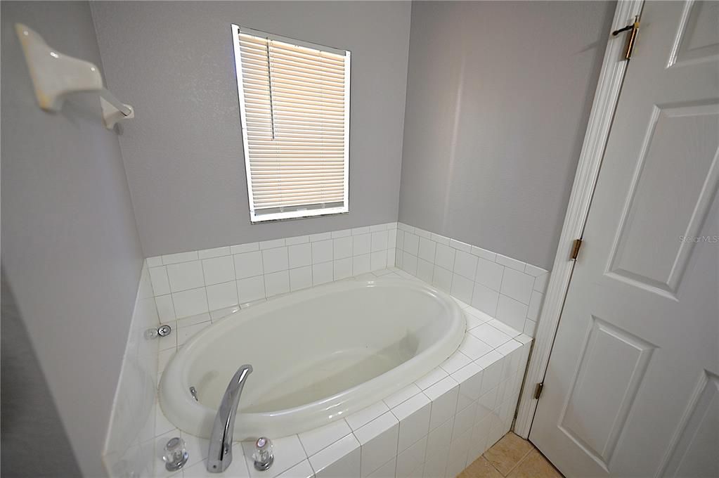 待售: $269,900 (3 贝兹, 2 浴室, 1452 平方英尺)